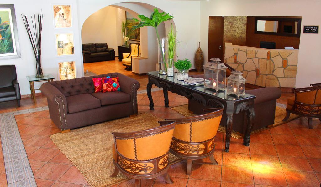 Meson Del Valle Zamora  Extérieur photo